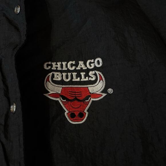 90s Starter Chicago Bulls Official NBA Puffer Quilted Jacket Full Snap & Zip** - Picture 8 of 10